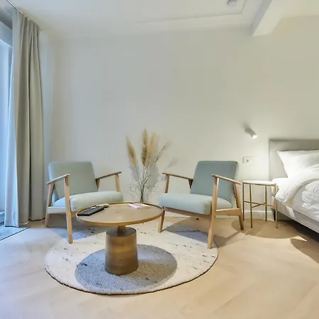 By Juliz - Location At The & In Center! 奥斯滕德