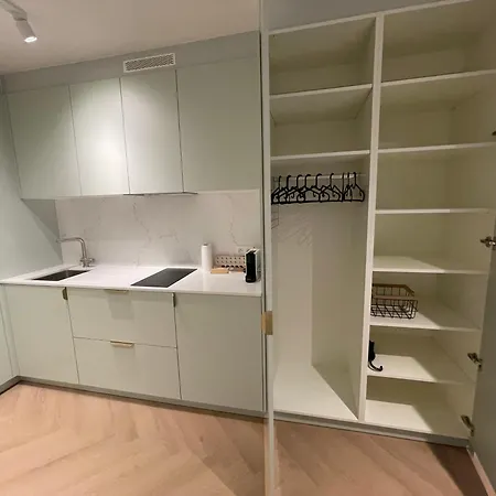 By Juliz - Location At The & In Center! * 奥斯滕德