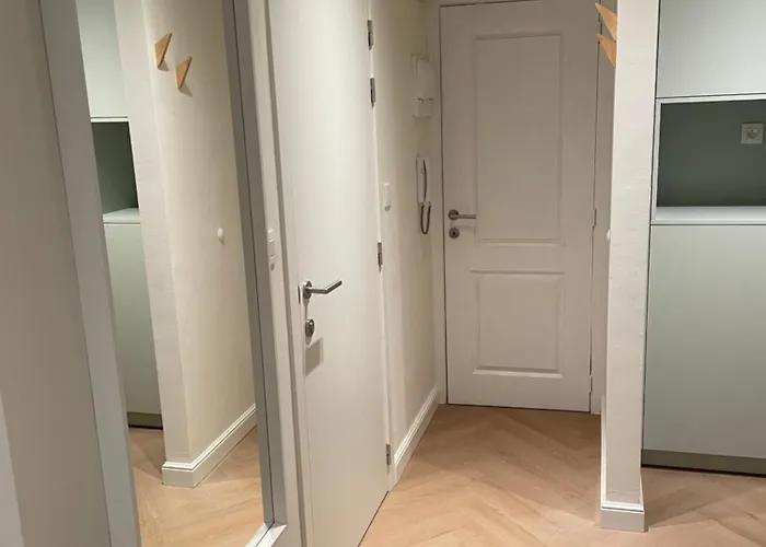 By Juliz - Location At The & In Center! 公寓 *